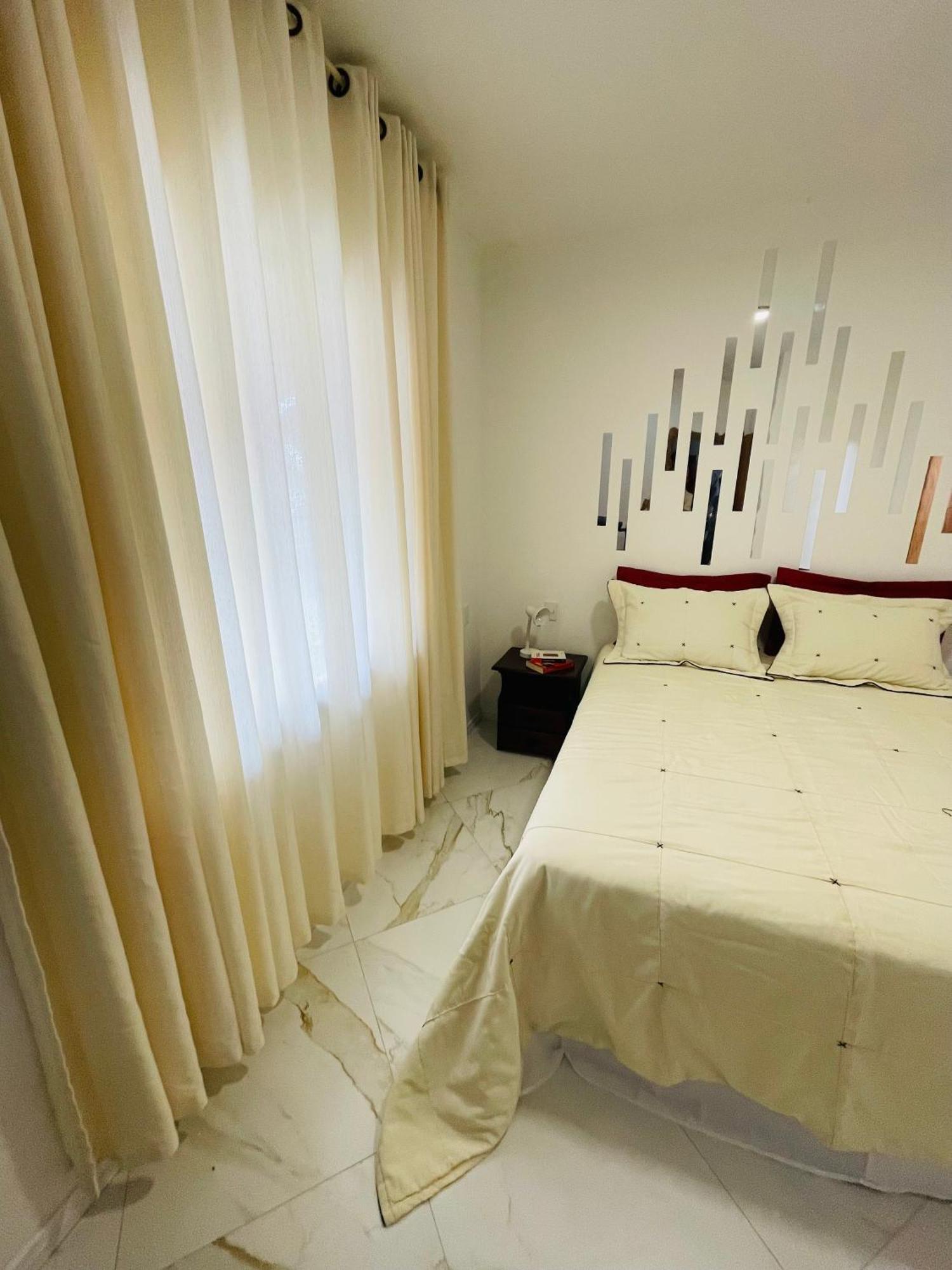 Sergio Gomes A Casa Que Hospeda * São Paulo